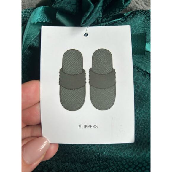 INC International Concept - Women’s Slippers in Bag Embossed Green - Size L 9-10 - Picture 7 of 7